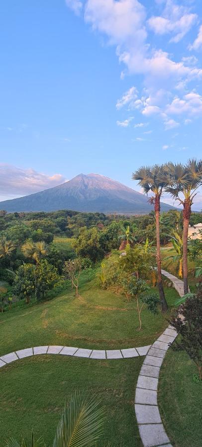 Palm Springs Bali Dive Resort 툴람벤 외부 사진